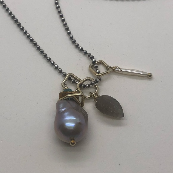 Lulu Design Pearl and Quartz Necklace - Picture 9 of 11